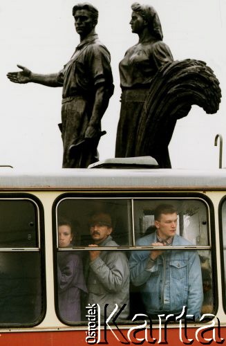 1989, Wilno, Litwa.
Socrealistyczne rzeźby na Zielonym Moście.
Fot. Wojciech Druszcz, zbiory Ośrodka KARTA