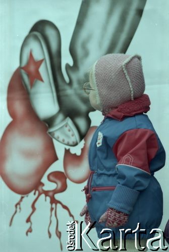 Styczeń 1991, Ryga, Łotwa.
Dziecko podczas manifestacji.
Fot. Wojciech Druszcz, zbiory Ośrodka KARTA