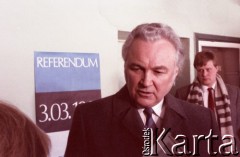 3.03.1991, Estonia.
Referendum w sprawie niepodległości kraju, na zdjęciu Arnold  Rüütel - przewodniczący Rady Najwyższej Estonii.
Fot. Wojciech Druszcz, zbiory Ośrodka KARTA

