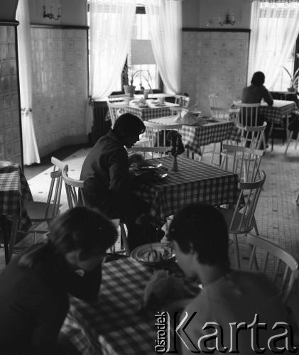 1980, Warszawa, Polska.
Bar mleczny.
Fot. Wojciech Druszcz, zbiory Ośrodka KARTA