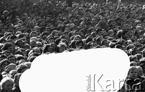 4.11.1984, Warszawa, Polska.
Kościół św. Stanisława Kostki. Pogrzeb księdza Jerzego Popiełuszki.
Fot. Wojciech Druszcz, zbiory Ośrodka KARTA