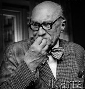 1976, Warszawa, Polska.
Jarosław Iwaszkiewicz - pisarz, w latach 1959-1980 prezes Związku Literatów Polskich. 
Fot. Wojciech Druszcz, zbiory Ośrodka KARTA.