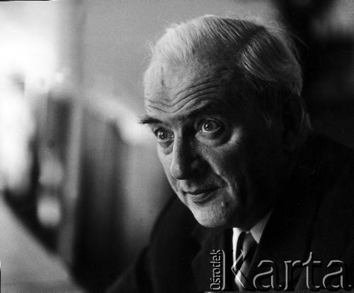 1976, Warszawa, Polska.
Jerzy Putrament - pisarz, działacz polityczny, poseł na Sejm z ramienia PZPR (1957-1961).
Fot. Wojciech Druszcz, zbiory Ośrodka KARTA