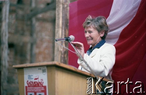 Maj 1989, Cedry Wielkie, Polska.
Spotkanie z kandydatką Komitetu Obywatelskiego 