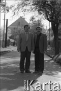Maj 1989, Sopot, Polska.
Bracia Lech (z prawej) i Jarosław Kaczyńscy. Zdjęcie wykonane podczas kampanii wyborczej przed wyborami parlamentarnymi.
Fot. Leszek Pękalski, zbiory Ośrodka KARTA