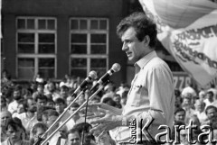 Maj 1989, Tczew, Polska.
Bogdan Lis podczas spotkania na rynku z kandydatami Komitetu Obywatelskiego 