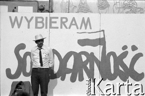 Maj 1989, Tczew, Polska.
Spotkanie na rynku z kandydatami Komitetu Obywatelskiego 