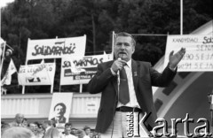 Maj 1989, Gdynia, Polska.
Lech Wałęsa na wiecu 