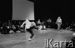 1987, Bazylea, Szwajcaria.
Wolna improwizacja na powitanie Ewy Wójciak - spektakl Teatru Ósmego Dnia 