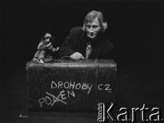1985, Göteborg, Szwecja.
Tadeusz Janiszewski w spektaklu Teatru Ósmego Dnia.
Fot. Joanna Helander, zbiory Ośrodka KARTA