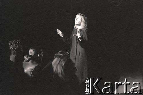 1997 (?), brak miejsca.
Ewa Wójciak podczas spektaklu Teatru Ósmego Dnia 