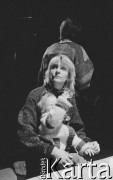 1988, brak miejsca.
Aktorka Teatru Ósmego Dnia Ewa Wójciak z córką Julią.
Fot. Joanna Helander, zbiory Ośrodka KARTA