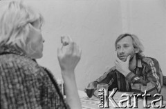 1988, Sitges, Katalonia, Hiszpania.
Aktorzy Teatru ósmego Dnia Tadeusz Janiszewski i Ewa Wójciak.
Fot. Joanna Helander, zbiory Ośrodka KARTA