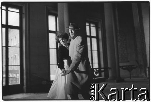 1988, Berlin, Niemcy.
Barbara von Krosigk i Toni Knyphausen tańczący w Ambasadzie Włoch.
Fot. Joanna Helander, zbiory Ośrodka KARTA