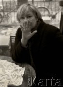 Luty 2015, Kraków, woj. krakowskie, Polska.
Ewa Lipska, poetka, na Plantach.
Fot. Joanna Helander, zbiory Ośrodka KARTA