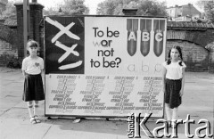 Ok. 1986, Kraków, Polska.
Bliźniaczki Barbara i Karolina Bieszczad.
Fot. Joanna Helander, zbiory Ośrodka KARTA
