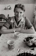 1977, Polska.
Kobieta w kuchni.
Fot. Joanna Helander, zbiory Ośrodka KARTA