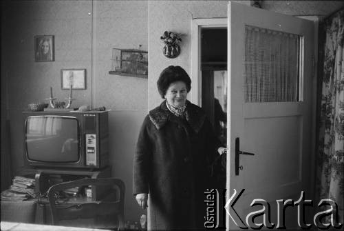 1976-1978, Ruda Śląska, woj. katowickie, Polska.
Maria Hajduga we wnętrzu.
Fot. Joanna Helander, zbiory Ośrodka KARTA