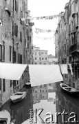 1986, Wenecja, Włochy.
Pranie suszące się nad kanałem.
Fot. Joanna Helander, zbiory Ośrodka KARTA