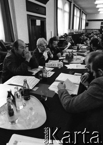 12.12.1981, Gdańsk, Polska.
Stocznia Gdańska im. Lenina, sala BHP. Ostatnie posiedzenie Komisji Krajowej NSZZ 