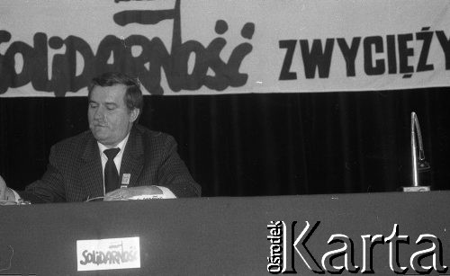 29.04.1989, Gdańsk, Polska.
Stocznia Gdańska im. Lenina. Lech Wałęsa podczas spotkania z kandydatami na posłów i senatorów Komitetu Obywatelskiego 