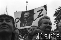 4.06.1993, Warszawa, Polska.
Demonstracja Porozumienia Centrum - Marsz na Belweder. 
Fot. Anna Pietuszko, zbiory Ośrodka KARTA