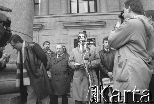 1991 (?), Wilno, Litwa.
Przemówienie podczas manifestacji.
Fot. Anna Pietuszko, zbiory Ośrodka KARTA