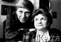 1993, Warszawa, Polska.
Aktor Wojciech Siemion z żoną Jadwigą.
Fot. Anna Pietuszko, zbiory Ośrodka KARTA