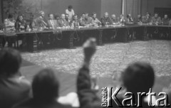 31.10.1980, Warszawa, Polska.
Gmach Urzędu Rady Ministrów. Rozmowy rządu z delegacją NSZZ 