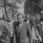 Sierpień 1980, Gdańsk, Polska.
Strajk okupacyjny w Stoczni Gdańskiej im. Lenina. Lech Wałęsa, obok ochroniarz Waldemar Stawicki.
Fot. Zbigniew Trybek, zbiory Ośrodka KARTA

