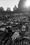 1986, Częstochowa, Polska.
Pielgrzymi leżą 
