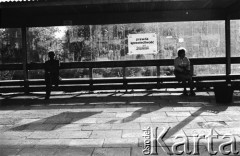 Maj - czerwiec 1989, Kraków, Polska
Kampania wyborcza przed wyborami do parlamentu. Dworzec autobusowy, na zdjęciu widoczny jest plakat z hasłem: 