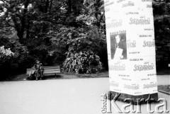 Maj - czerwiec 1989, Kraków, Polska.
Kampania wyborcza przed wyborami do Sejmu. Słup ogłoszeniowy, na nim widoczne są plakaty z hasłem: 