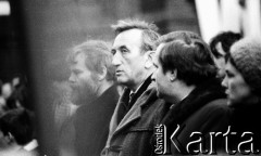 1984, Gdańsk, Polska.
Od lewej NN, Tadeusz Mazowiecki, Lech Wałęsa, NN.
Fot. Jerzy Szot, zbiory Ośrodka KARTA