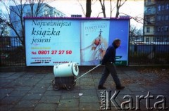 2003, Kraków, Polska.
Ul. Senatorska. Plakat reklamujący książkę pod tytułem 