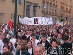 07.04.2005, Kraków, Polska.
Ulica Franciszkańska 3. Biały Marsz. 
Fot. Piotr Dylik, zbiory Ośrodka KARTA