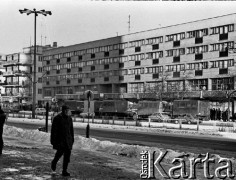 13.12.1981, Gdańsk, Polska.
Wprowadzenie stanu wojennego, na ulicy samochody Milicji Obywatelskiej.
Fot. Jan Juchniewicz, zbiory Ośrodka KARTA