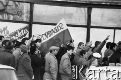 29.01.1989, Gdańsk, Polska.
Pochód ulicami miasta, uczestnicy niosą flagę z napisem 