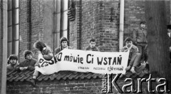 29.01.1989, Gdańsk, Polska.
Wiec przed plebanią kościoła pw. św. Brygidy. Chłopcy z transprarentem: 