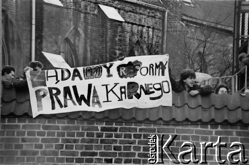 29.01.1989, Gdańsk, Polska.
Wiec przed plebanią kościoła pw. św. Brygidy. Transparent: 