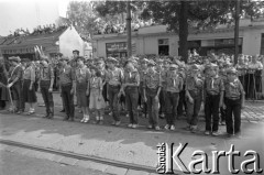 27.06.1981, Poznań, Polska.
Harcerze podczas uroczystości odsłonięcia tablicy upamiętniających Romka Strzałkowskiego, który zginął podczas wydarzeń Czerwca 1956.
Fot. Witold Górka, zbiory Ośrodka KARTA