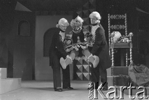 Grudzień 1982, Łódź, Polska.
Teatr im. Stefana Jaracza. Przedstawienie: 