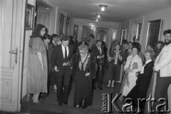 24.06.1984, Kraków, Polska.
Teatr im. Juliusza Słowackiego. Uroczystość zawieszenia portretu Zofi Jaroszewskiej. Mikołaj Grabowski i Zofia Jaroszewska.
Fot. Witold Górka, zbiory Ośrodka KARTA
