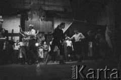 luty 1985, Kraków, Polska.
Teatr im. Juliusza Słowackiego. Przedstawienie: Mały bies, Fiodor Sołogub. Reżyseria: Rudolf Zioło. Premiera: 9 lutego 1985.
Fot. Witold Górka, zbiory Ośrodka KARTA