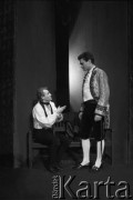 Marzec 1985, Kraków, Polska.
Teatr im. Juliusza Słowackiego. Przedstawienie: Książę Homburg, Heinrich von Kleist. Reżyseria Wojciech Szulczyński. Premiera 9 marca 1985. Z prawej Jacek Chmielnik.
Fot. Witold Górka, zbiory Ośrodka KARTA 

