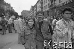 Maj 1989, Wrocław, Polska. 
Kampania wyborcza przed wyborami parlamentarnymi. Mieszkańcy miasta na wiecu wyborczym.
Fot. Mieczysław Michalak, zbiory Ośrodka KARTA