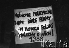 1988, Częstochowa, Polska.
Pielgrzymka Ludzi Pracy na Jasną Górę. Transparent z hasłem 