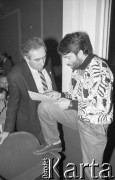 2-4.03.1990, Wrocław, Polska.
Zbigniew Śliwiński (z lewej) i Władysław Frasyniuk na II Walnym Zebraniu Delegatów NSZZ 