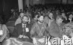 2-4.03.1990, Wrocław, Polska.
Krzysztof Wojtyło (1. z lewej) i Władysław Frasyniuk na II Walnym Zebraniu Delegatów NSZZ 