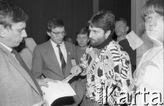 2-4.03.1990, Wrocław, Polska.
Jan Waszkiewicz (1. z lewej), Roman Traczyk (2. z lewej) i Władysław Frasyniuk (w środku) na II Walnym Zebraniu Delegatów NSZZ 